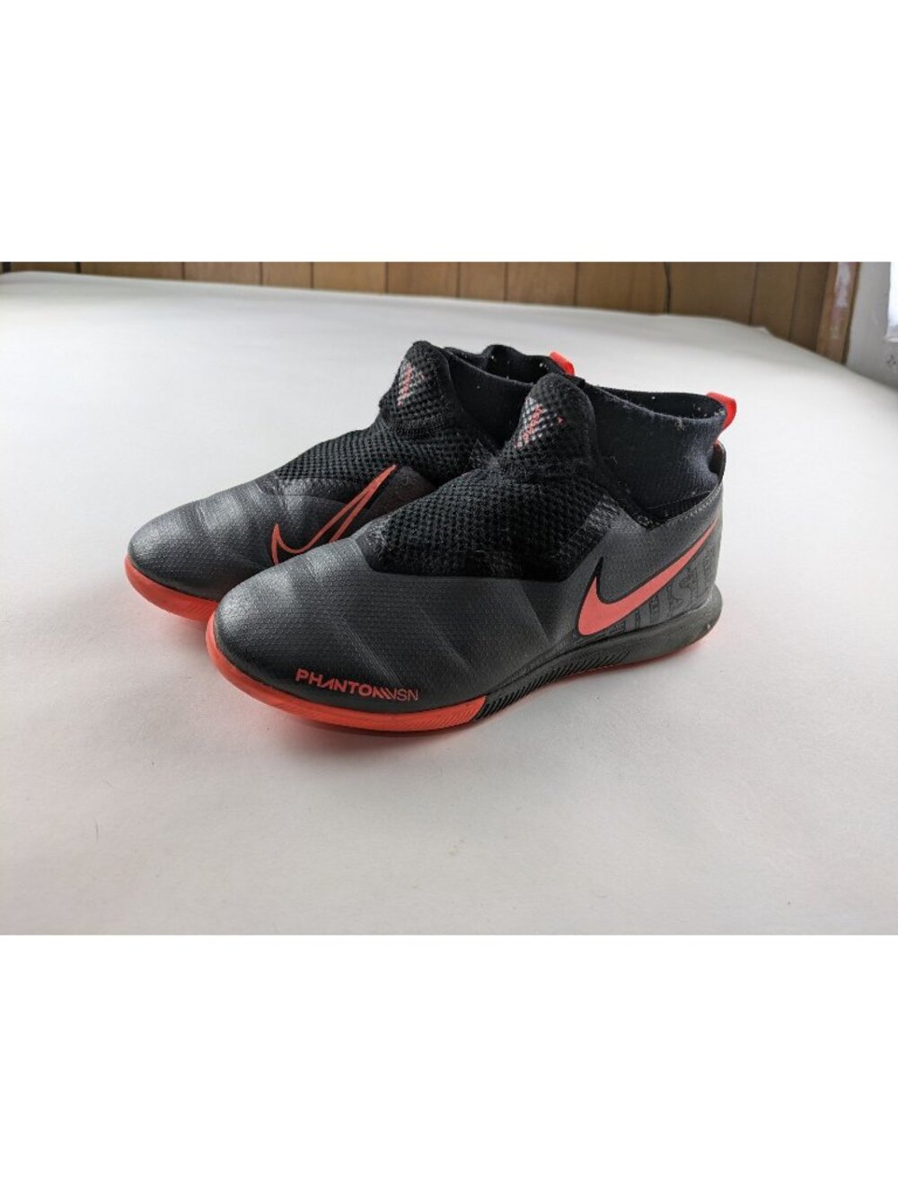 Nike Phantom Vision Academy Direct Fit Turf Soccer Shoes 4Y